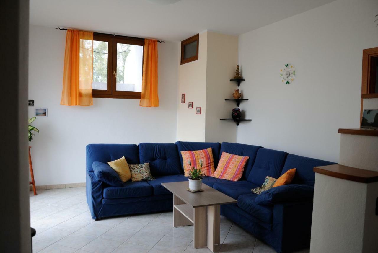 Tra Mare E Monti Apartment Santa Giusta Ngoại thất bức ảnh
