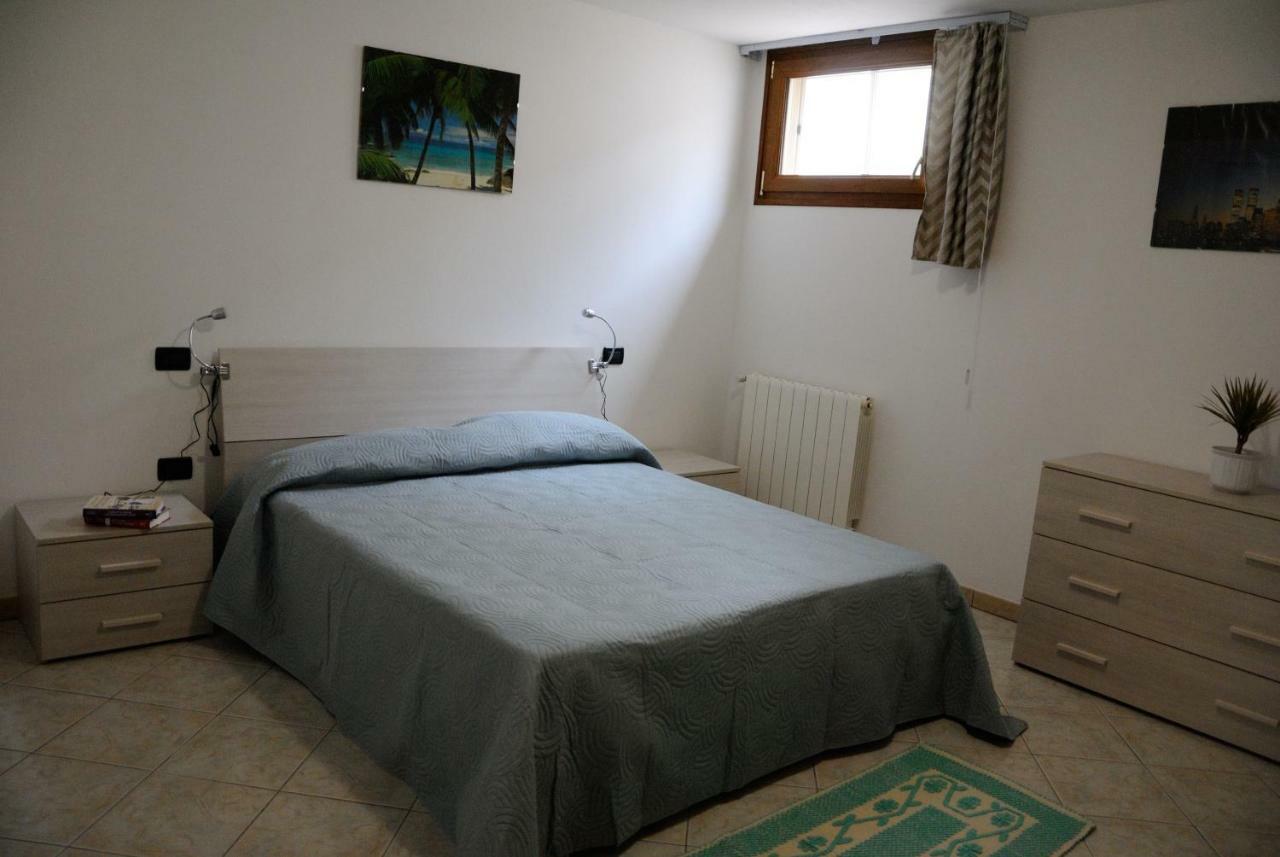 Tra Mare E Monti Apartment Santa Giusta Ngoại thất bức ảnh