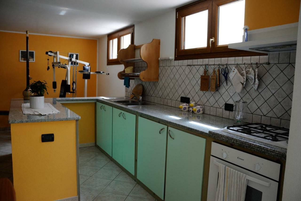 Tra Mare E Monti Apartment Santa Giusta Ngoại thất bức ảnh