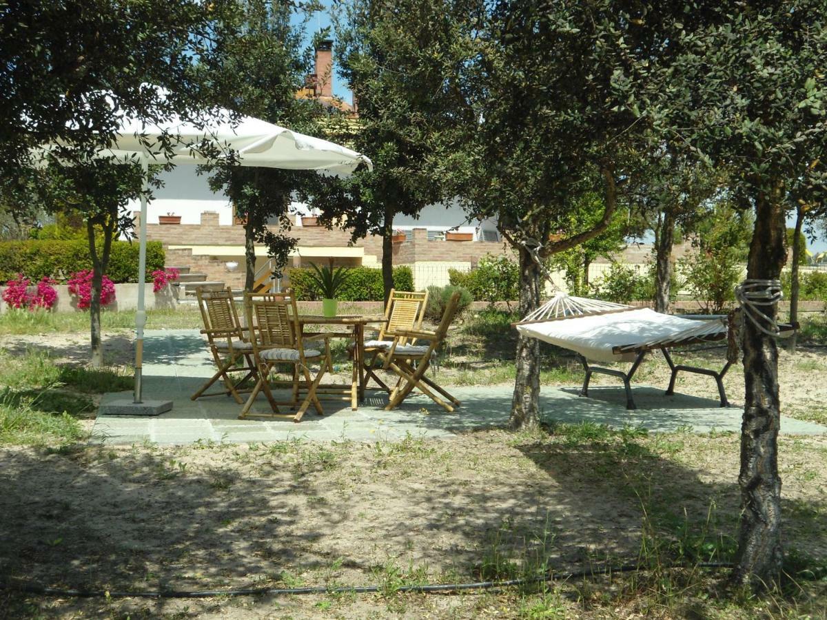 Tra Mare E Monti Apartment Santa Giusta Ngoại thất bức ảnh